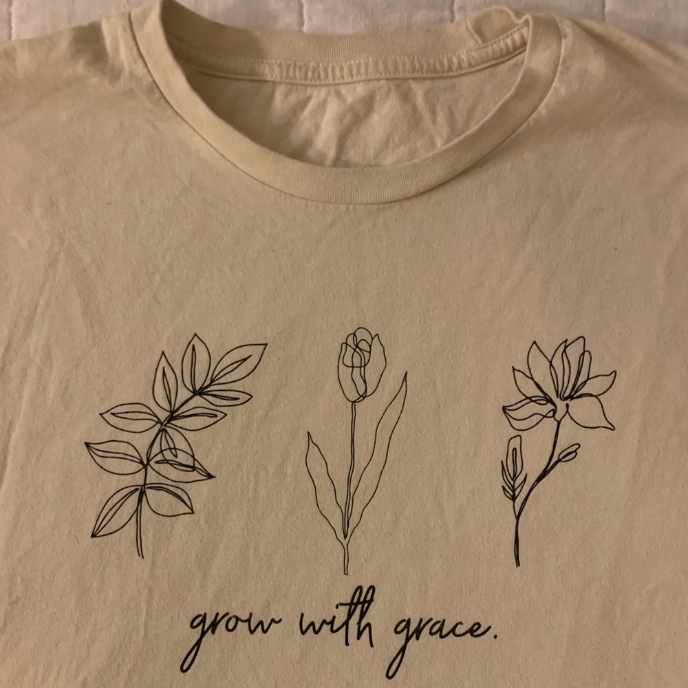 Grow with Grace off white large t-shirt